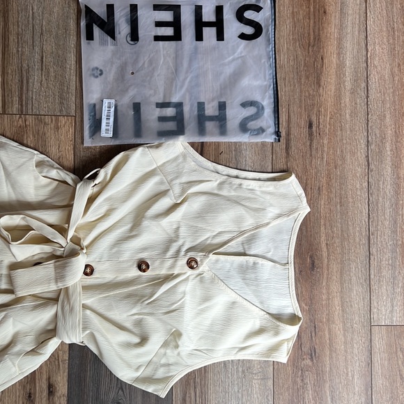 Shein Adorable Cream Romper - new with bag - Picture 2 of 6
